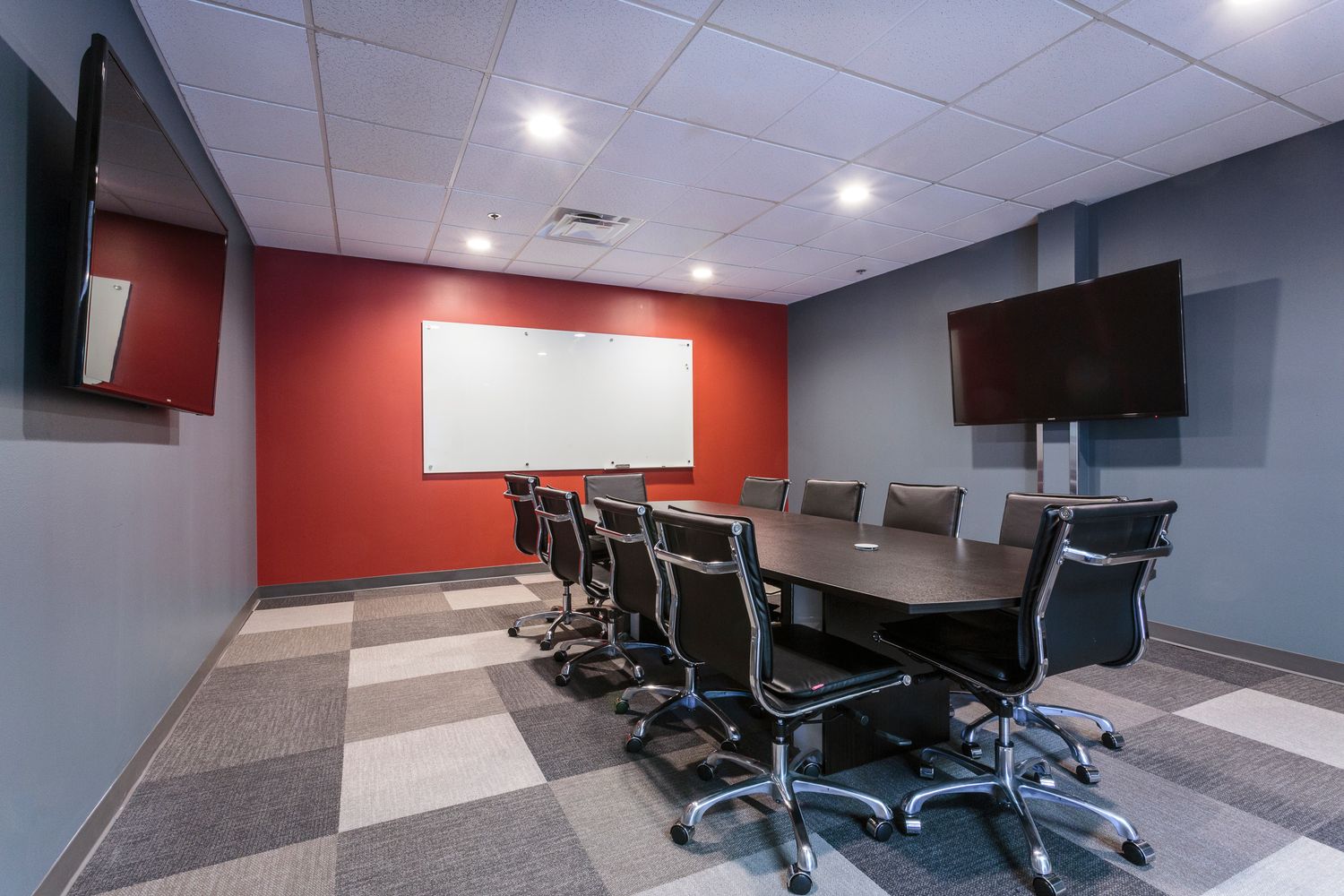 The Grove Office Park: 2100 Manchester Rd, Wheaton, IL 60187